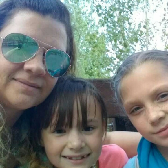 Meet your Posher, Jackie - Picture 2 of 2